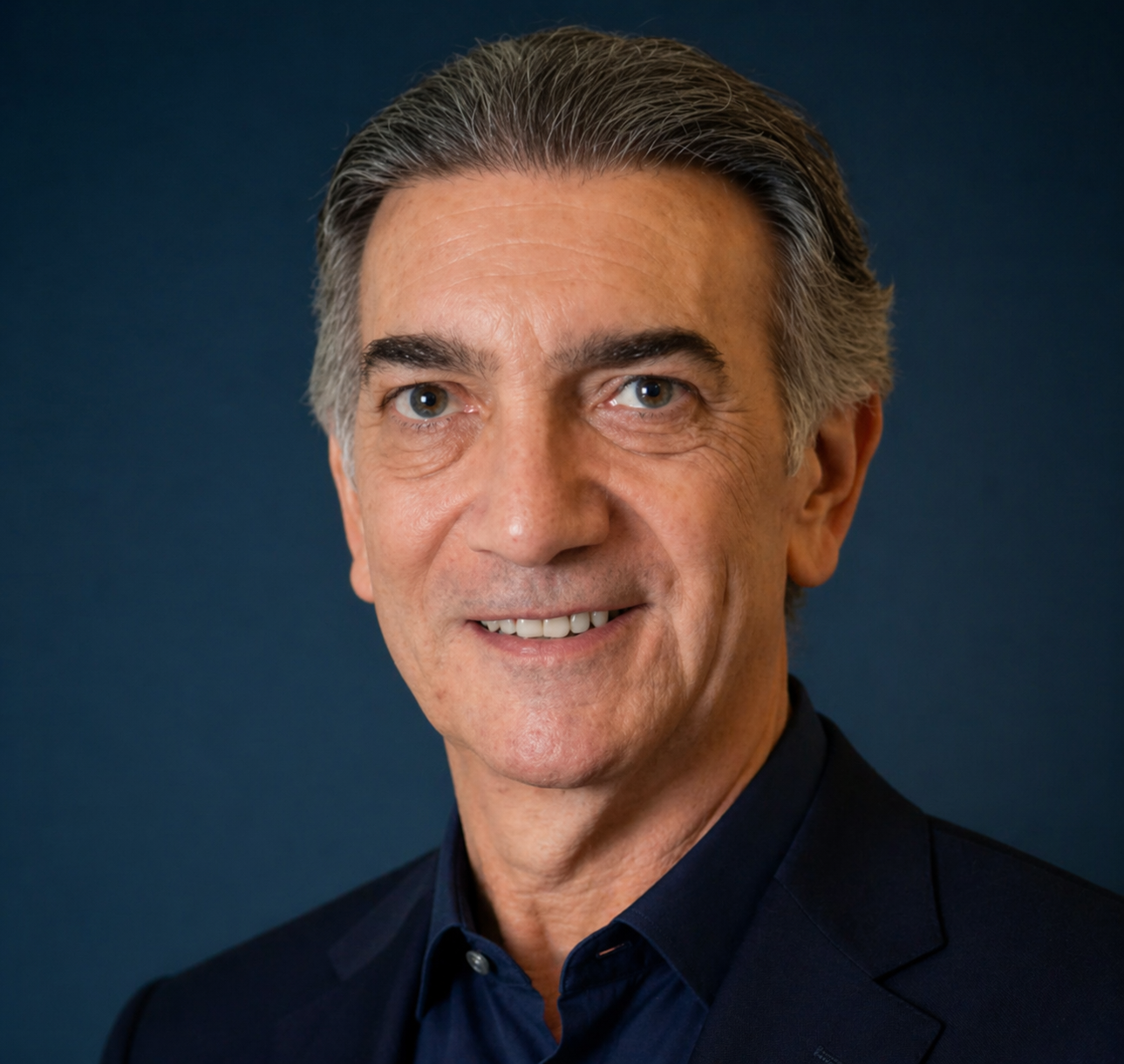 Dr. Sergio Azcona